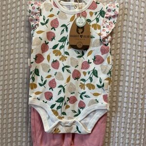 Rabbit & Bear Organic Strawberry Print Baby Set